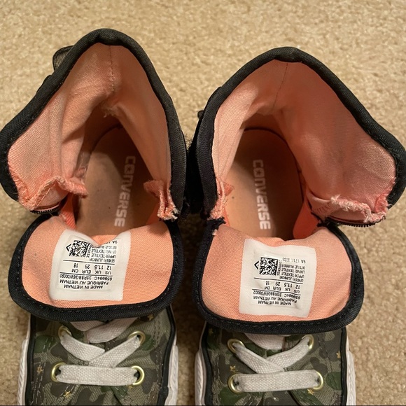 Girl’s High Top Converse All Star with ruffles and camo print (size 12) - Picture 8 of 10